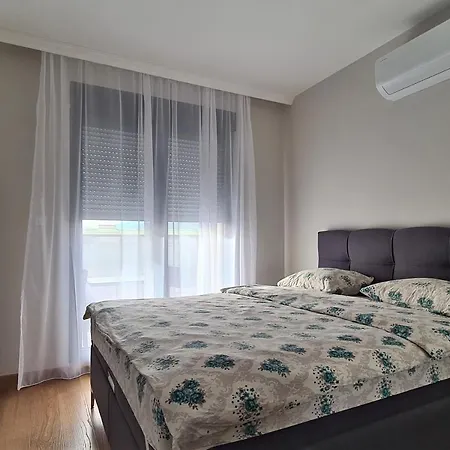 Green Apartments Podgorica With Garage Exterior photo