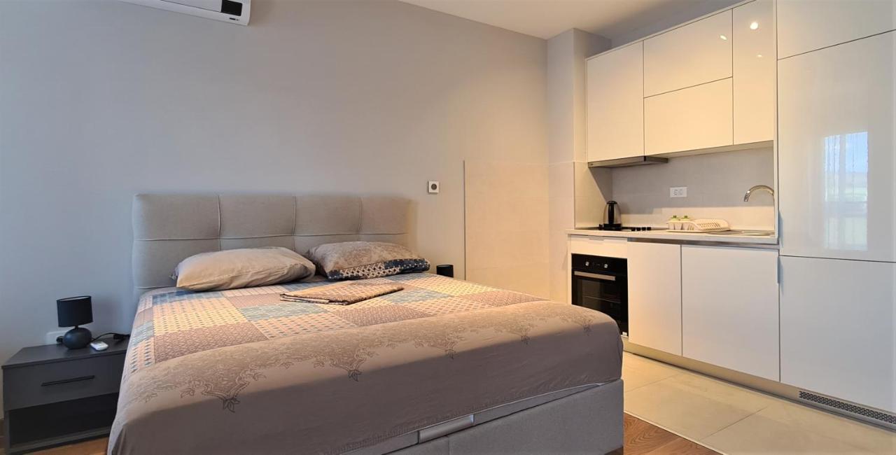 With Garage Apartment