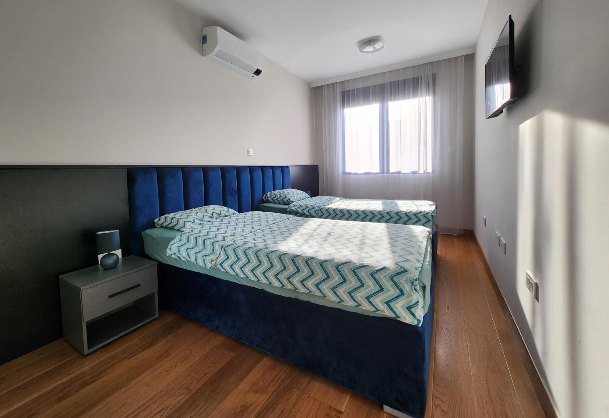 Apartment With Garage Podgorica